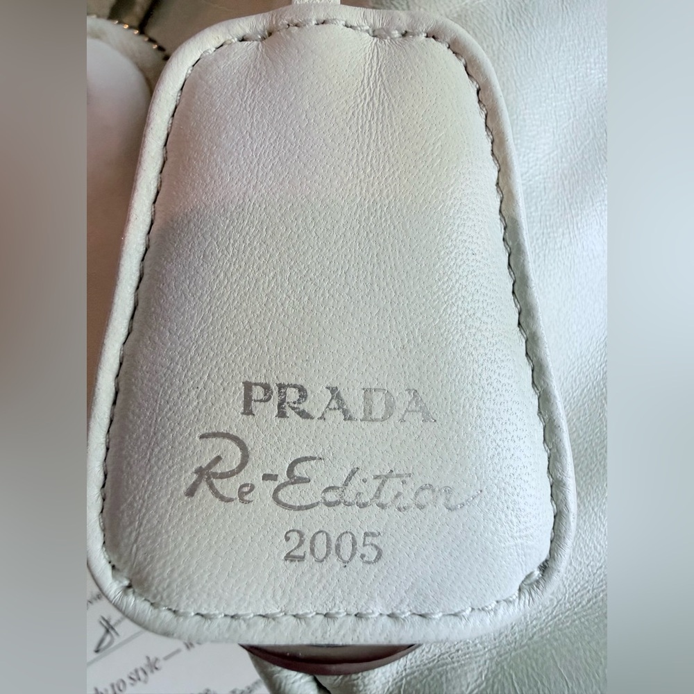 💯 Authentic Prada Re-Edition 2005 Crossbody Bag - White (with dust bag) - Picture 6 of 16
